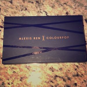 Alexis Ren x Colourpop pallet